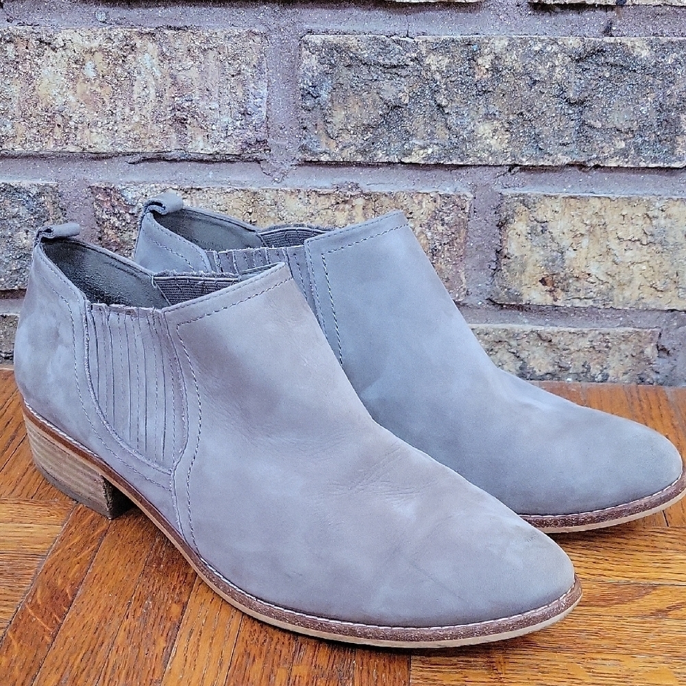 Aldo Women's Gray Ankle Booties Size 10